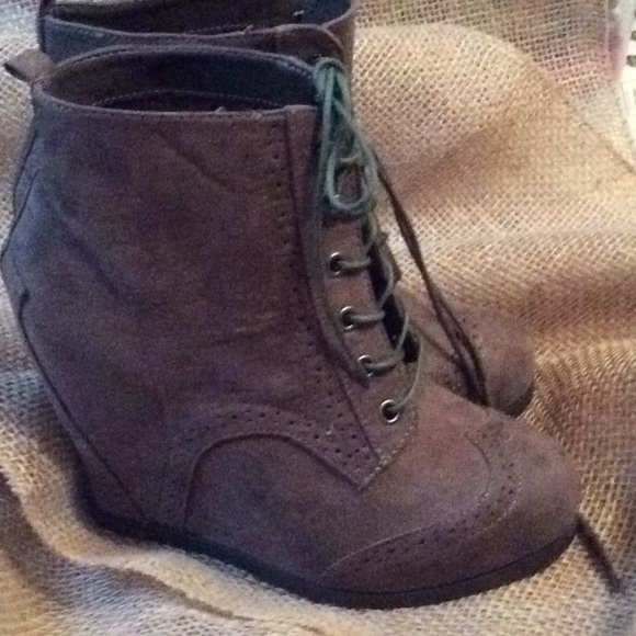 Mossimo boots - Picture 2 of 5